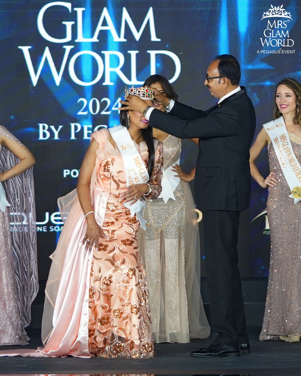 MrsGlamWorld1's tweet photo. Mrs Glam World 2024

2nd runner up South Africa

@sajearthresort &amp; @dqueworld presents Mrs Glam World 2024 powered by @manappuramofficial @dquesoap @vibemunnar @uniquetimesmagazine #ficf

An event by: @pegasusglobalpvtltd
Event directed by : @ajitpegasus

#fashion https://t.co/sZZHtNqfaK