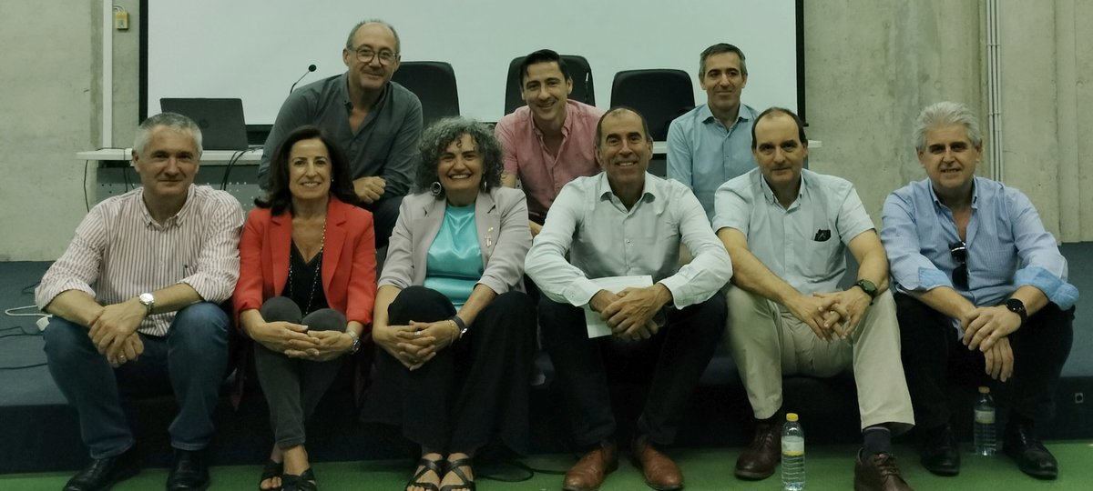 luisjalozano's tweet photo. La mejor foto de nuestro equipo de campaña. #crecerUPCT #valorUPCT #personasUPCT https://t.co/eoGrERMM4d. Cerramos campaña en la casa del estudiante. https://t.co/Ou5nuRA4N2