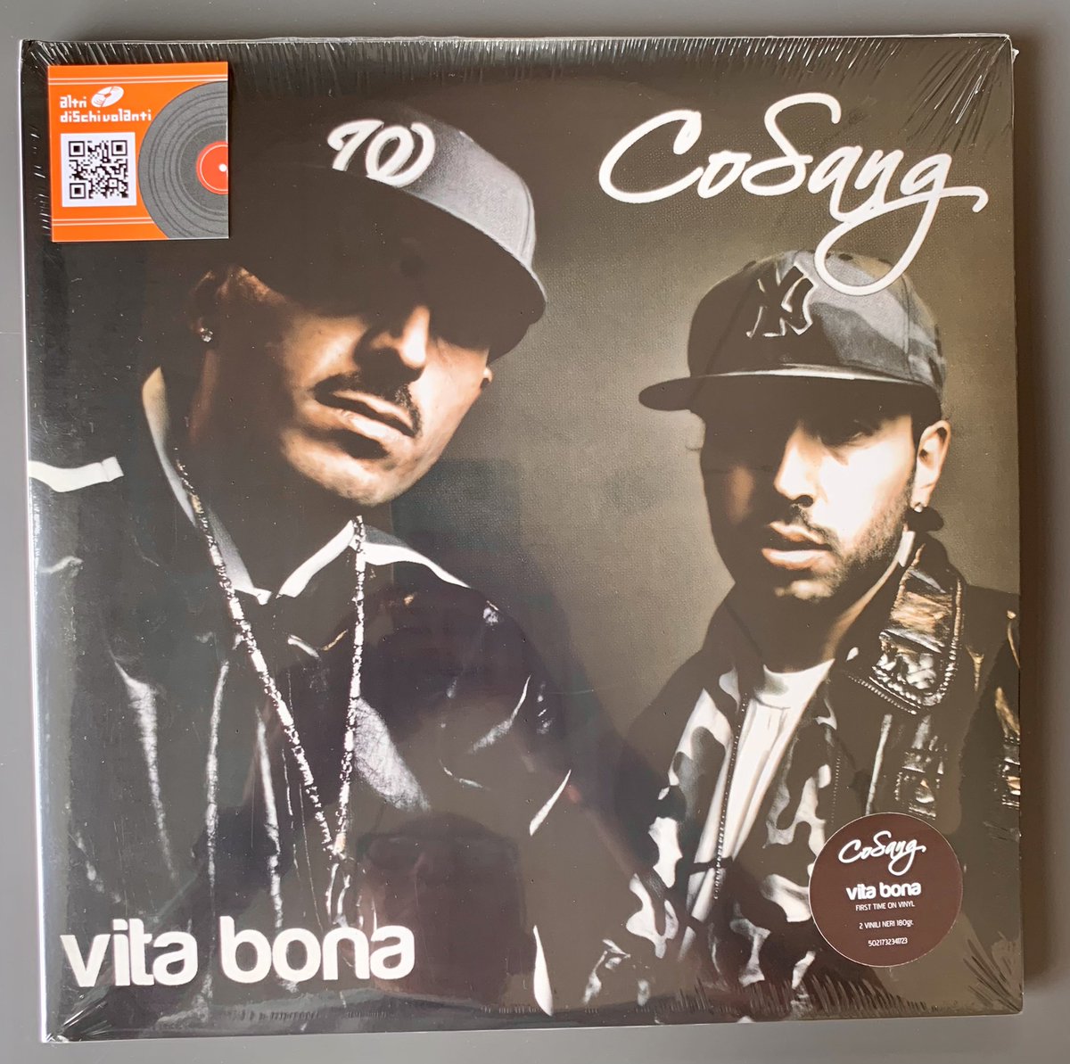 altridischi's tweet photo. Attenzione: arrivi di un certo livello (cit.)

I 2 album dei Cosang finalmente pubblicati un vinile!

Come un tir’ ‘a ggiro!

❤️

@Dischivolanti https://t.co/UY0e235CSa