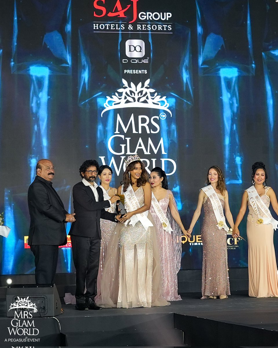 MrsGlamWorld1's tweet photo. Mrs Glam World 2024

1st runner up India 🇮🇳 @magenfernandes

@sajearthresort &amp; @dqueworld presents Mrs Glam World 2024 powered by @manappuramofficial @dquesoap @vibemunnar @uniquetimesmagazine #ficf

An event by: @pegasusglobalpvtltd
Event directed by : @ajitpegasus

#fashion https://t.co/Bqv5Yjdxiw