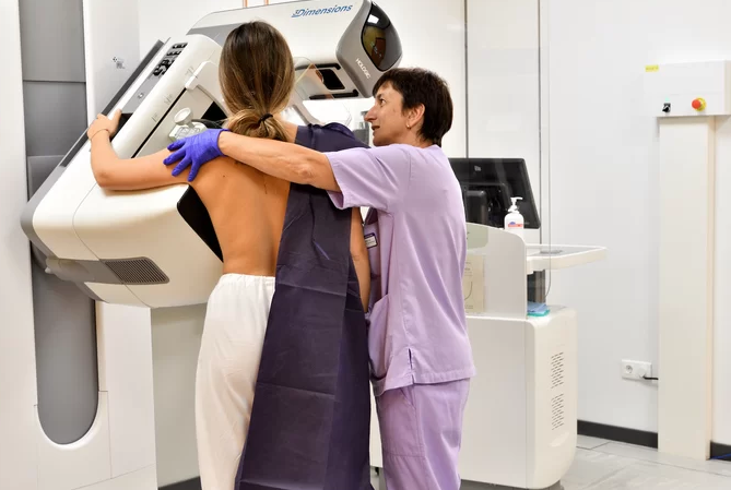 naiz: (@naiz_info) on Twitter photo Una superviviente de cáncer de mama lleva un año a la espera de una mamografía en Osakidetza naiz.eus/eu/info/notici…
✍️ <a href="/Ion_Salgado/">Ion Salgado</a> Una superviviente de cáncer de mama lleva un año a la espera de una mamografía en Osakidetza naiz.eus/eu/info/notici…
✍️ <a href="/Ion_Salgado/">Ion Salgado</a>