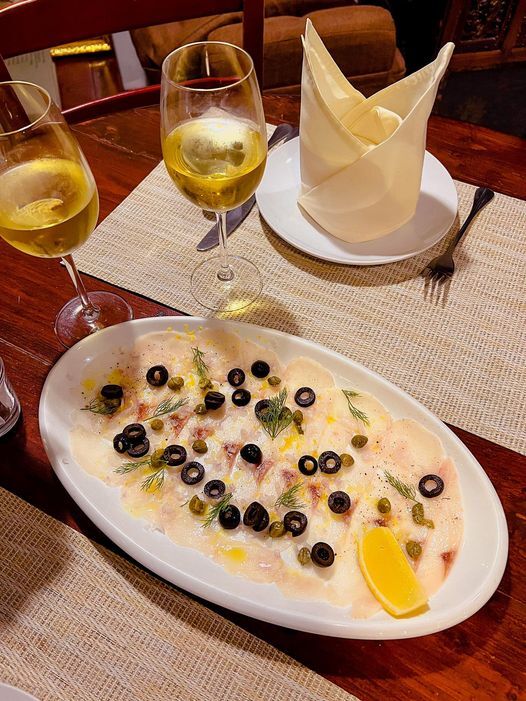 Craving lunch Itallian style? 🙋‍♂️🙋 Try @Sole Mio Bangkok's Cod Carpaccio 🐟 
Fresh Cod Carpaccio with Dill, Black Olive &amp; Lemon juice. Perfect for a delightful meal! 😋 

📍 Location: 62 Soi Charoenjai Ekkamai soi 12
