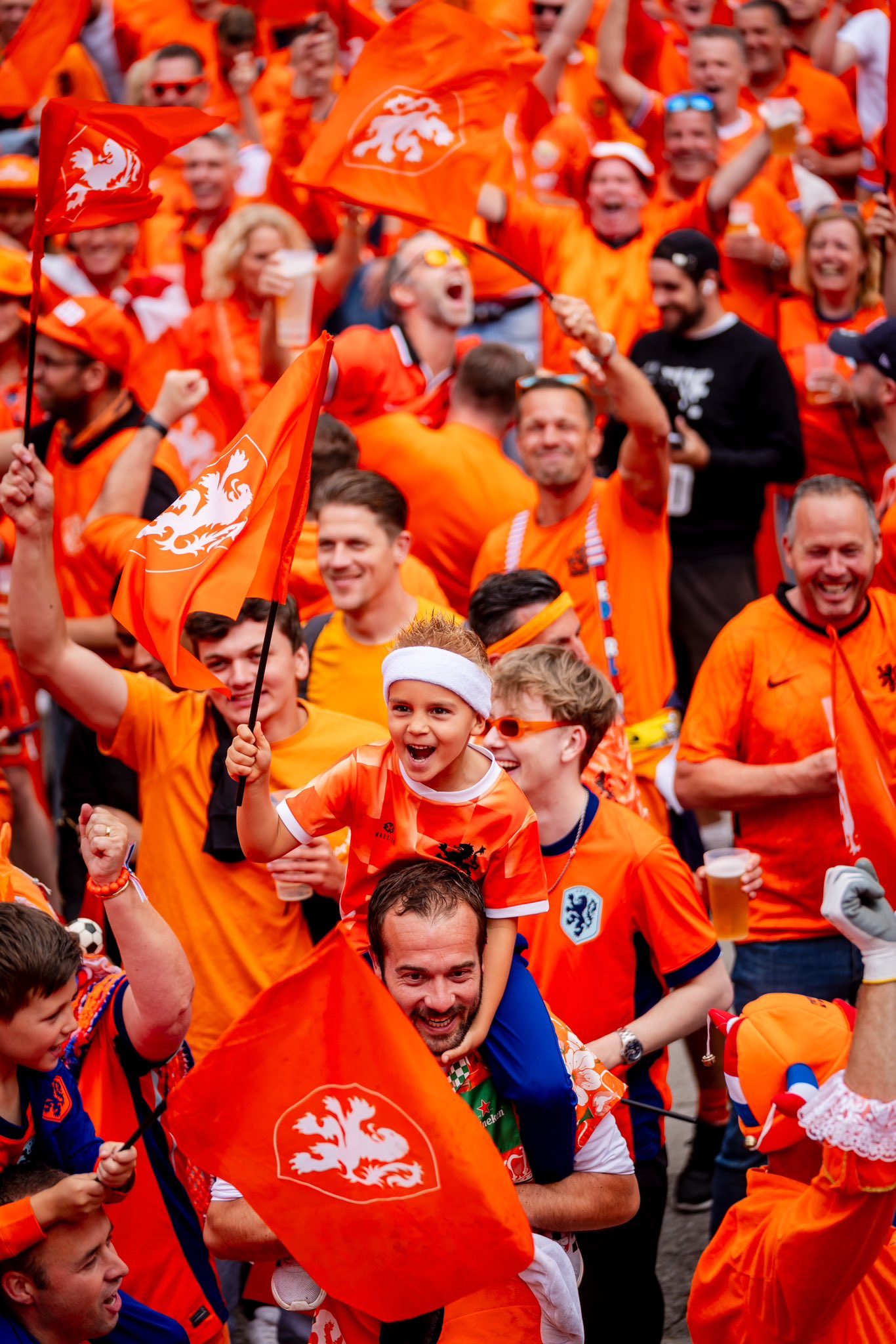 GRechR4WUAArjZc?format=jpg&name=large