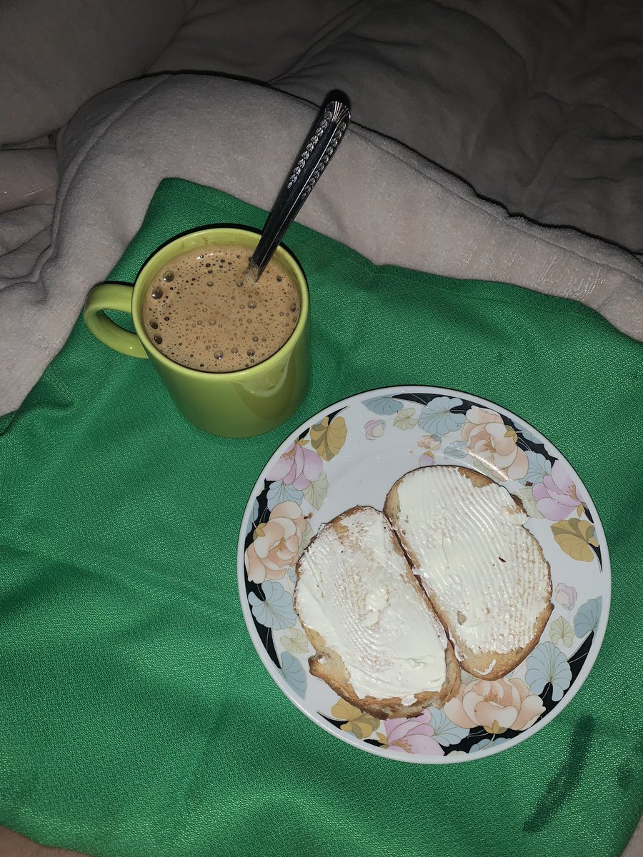 se levanta conmigo a las 7 de la mañana y me hace el desayuno, que mujer…😍