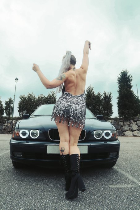 Vete pillando asiento. https://t.co/GpfdLgQ8nd https://t.co/25EljxrUXG<a href="/tag/amateurparty"class="tags"><span>#amateurparty</span></a>