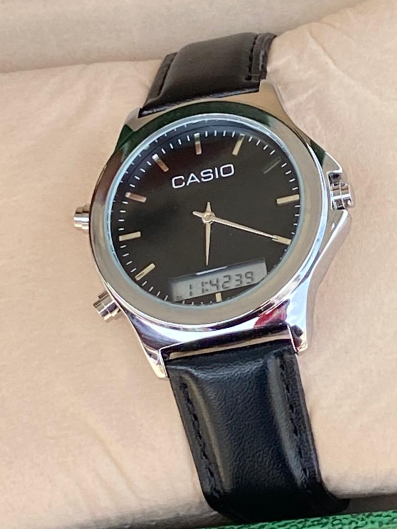 thisberioshot's tweet photo. Montres Casio disponibles !!!

Mesdames faites plaisir aux hommes dans vos vies un peu aussi non?!! NOUS AIMONS AUSSI LES CADEAUX...😏
📍Cotonou,Bénin🇧🇯
Stock limité, commandez-vite! Inbox pour le prix.😃

Ps:Si vous n'êtes pas intéressé(e)s ,partagez pour les autres..😄 https://t.co/bd3FpfL8uu