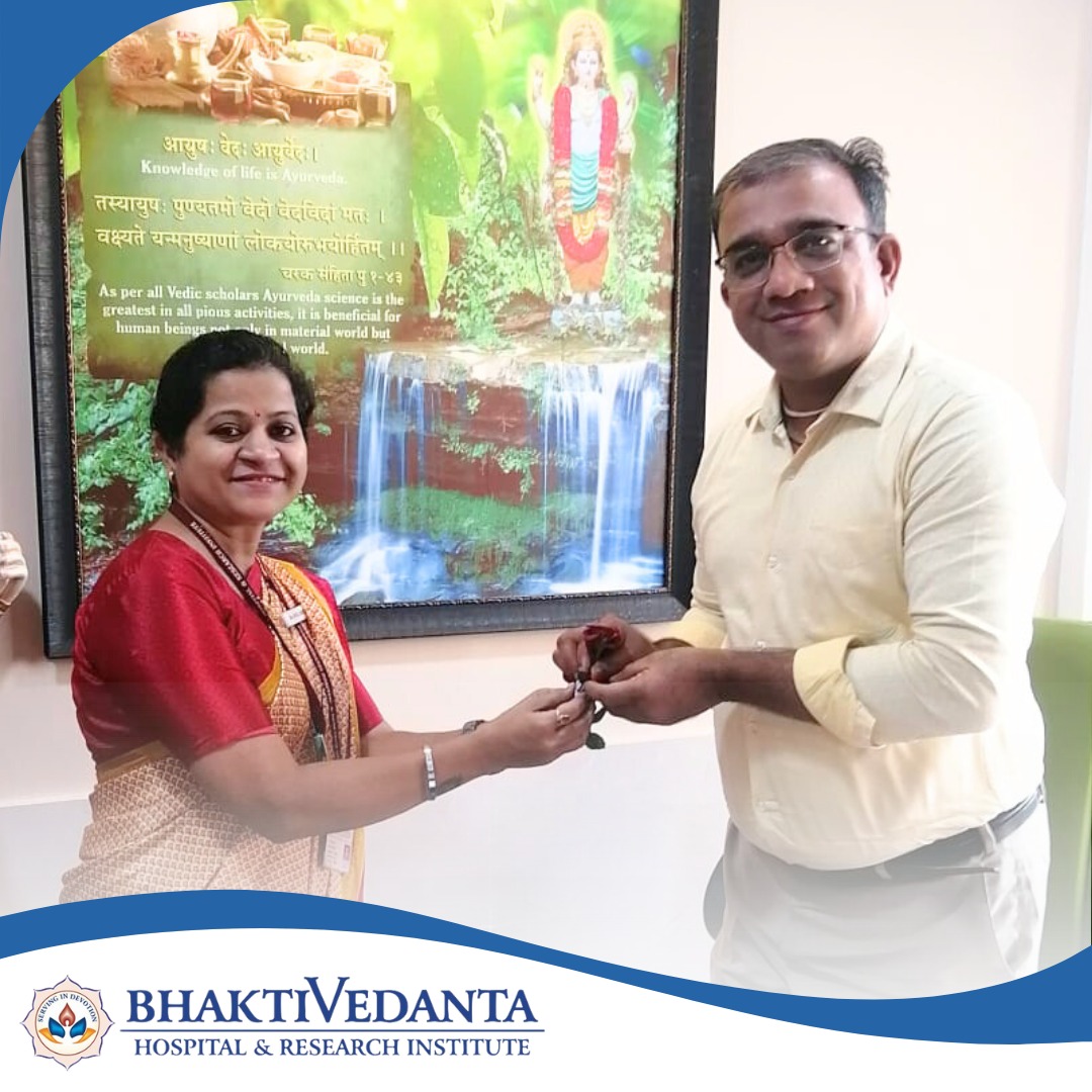Bhaktivedanta_H's tweet photo. On #NationalDoctorsDay, we celebrated to honor our #medicalheroes who safeguard our well-being throughout life's journey. At #BhaktivedantaHospital, we are privileged to be surrounded by such dedicated professionals. 
#ThankYouDoctors #HealthcareHeroes  #DedicatedDoctors https://t.co/Iwh4sQFpVk