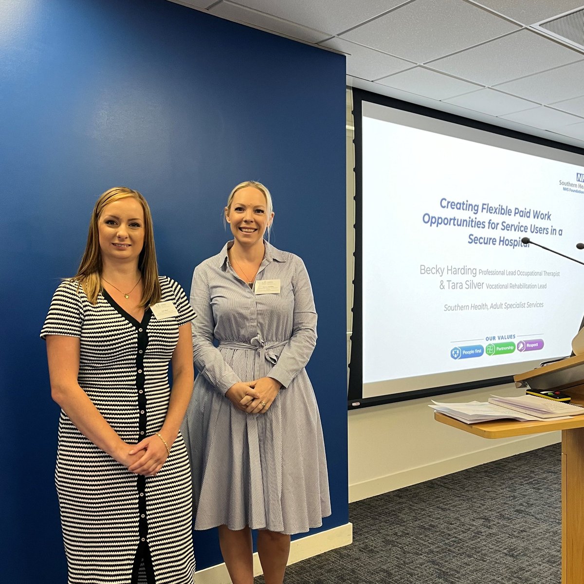 rcpsychCCQI's tweet photo. 💷Next up: Becky Harding, Occupational Therapy Manager and Tara Silver, Vocational Rehabilitation Lead from @Southern_NHSFT present on 'Creating Flexible Paid Work Opportunities for Service Users in a Secure Hospital' #QNFMHSAnnualForum https://t.co/hbQhq4bj2d