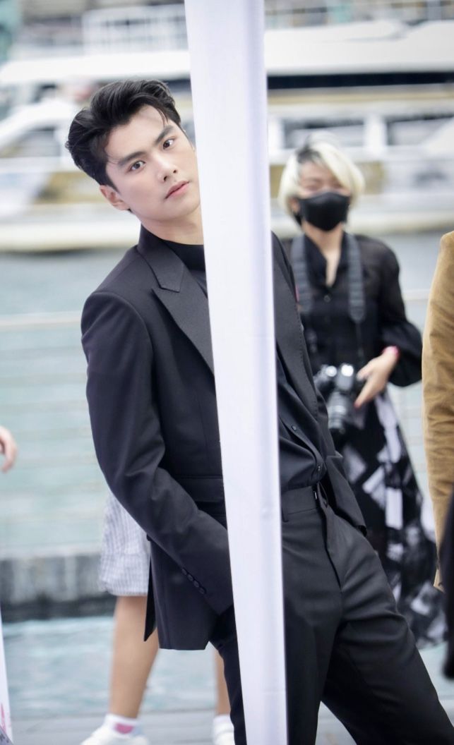 endearingmia's tweet image. Ohm Pawat in suit 
Some of my favourites:

19 April 2022 #cathydoll10yearcelebration

2 September 2022 #LOrealเติมไฮยาแล้วYoung

31 October 2022 #HOWEAWARDS2022

22 November 2022 #GMMTV2023

#ohmpawat