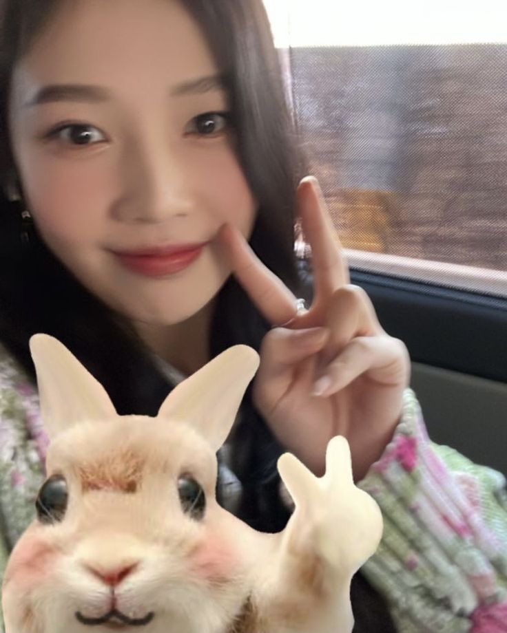 quiero amiguitos así que háblenme. con gusto les ofreceré mi amistad y si cae, algo más divertido también, muaa.