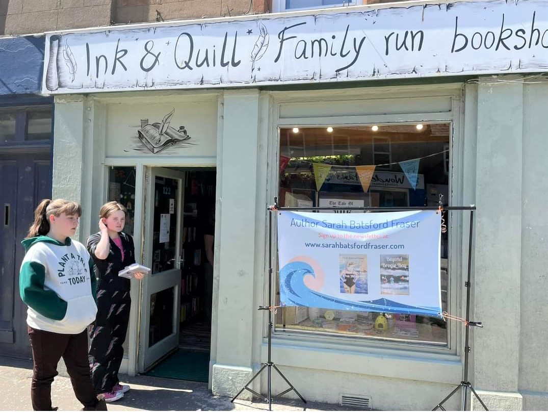 BrechinHighLib's tweet image. Prêt Radio: Independent Bookshop Week, June 2024 youtu.be/iZlUqKDmBaw?fe… via @YouTube
New episode of Prêt Radio has dropped! 🎤
Listen to Reading Ambassador, Eva's, interview with author, Sarah Batsford Fraser about her new book!
#PretRadio #ReadingAmbassadors #ProudToBeBrechin