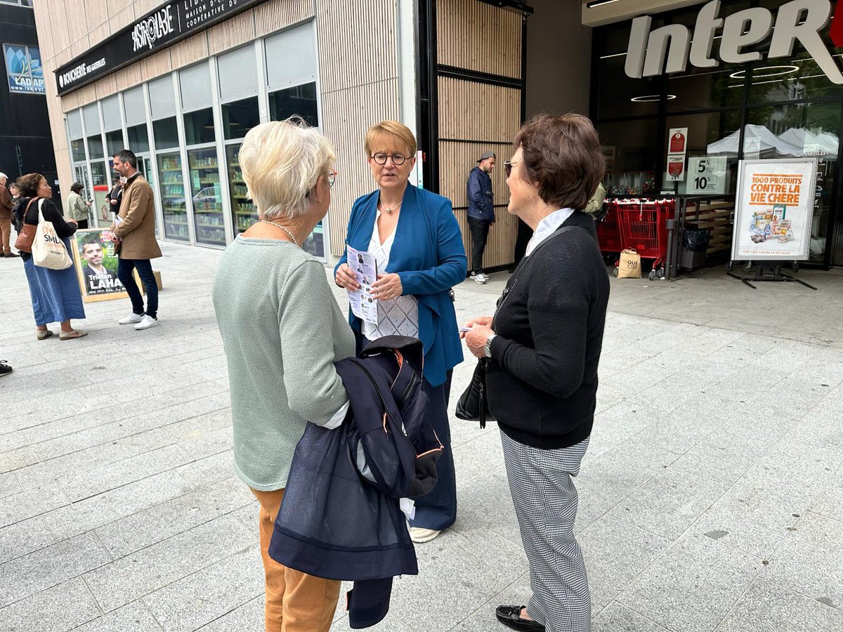 Au marché du Gast, dans le quartier de Maurepas à #Rennes pour soutenir <a href="/tlahais/">Tristan Lahais</a>. Nous avons besoin de députés de gauche et écologistes solides pour barrer la route au RN.
#circo3502 #legislatives2024
#NouveauFrontPopulaire