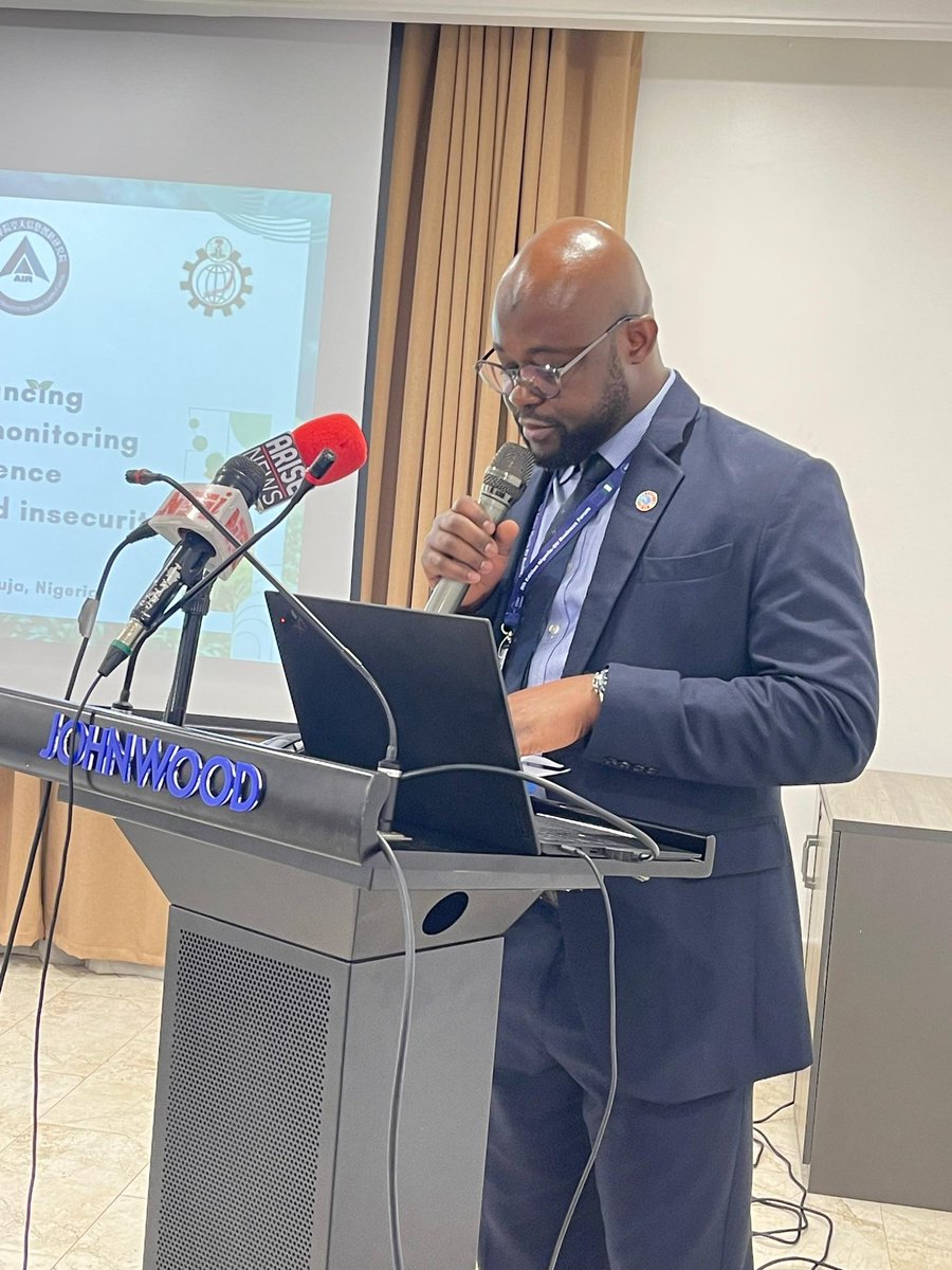 NASRDA_Official's tweet photo. Leveraging technology to improve the agricultural sector in Nigeria, will enhance food security thereby ensuring zero hunger.
Mr. Taofiq Braimoh from the UN-FAO office highlighted this during the CropWatch-ICP workshop.
#NASRDA #AIRCAS #CropWatch24 https://t.co/4S6igq5zhC