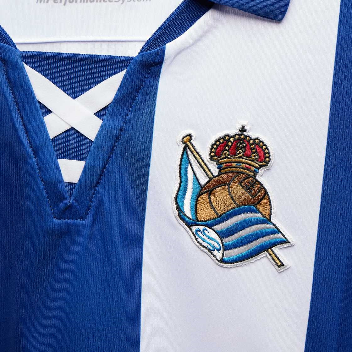 RealSociedad's tweet photo. 💥 SORTEO 💥

¡Sorteamos la camiseta entre todos los que hagáis RT a este tuit!