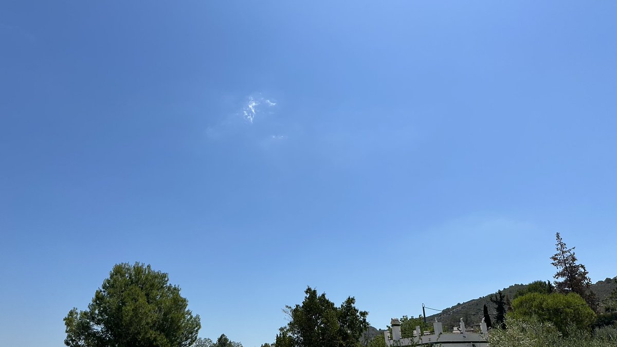 markcook1981's tweet image. Looks like a chance of rain 🙄