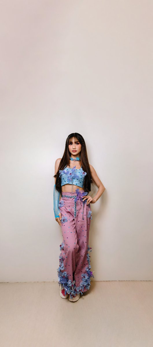 mikhalimh's tweet photo. #Sheena #BINI #BINIPH #BINIWallpapers https://t.co/a3srQQmA4u