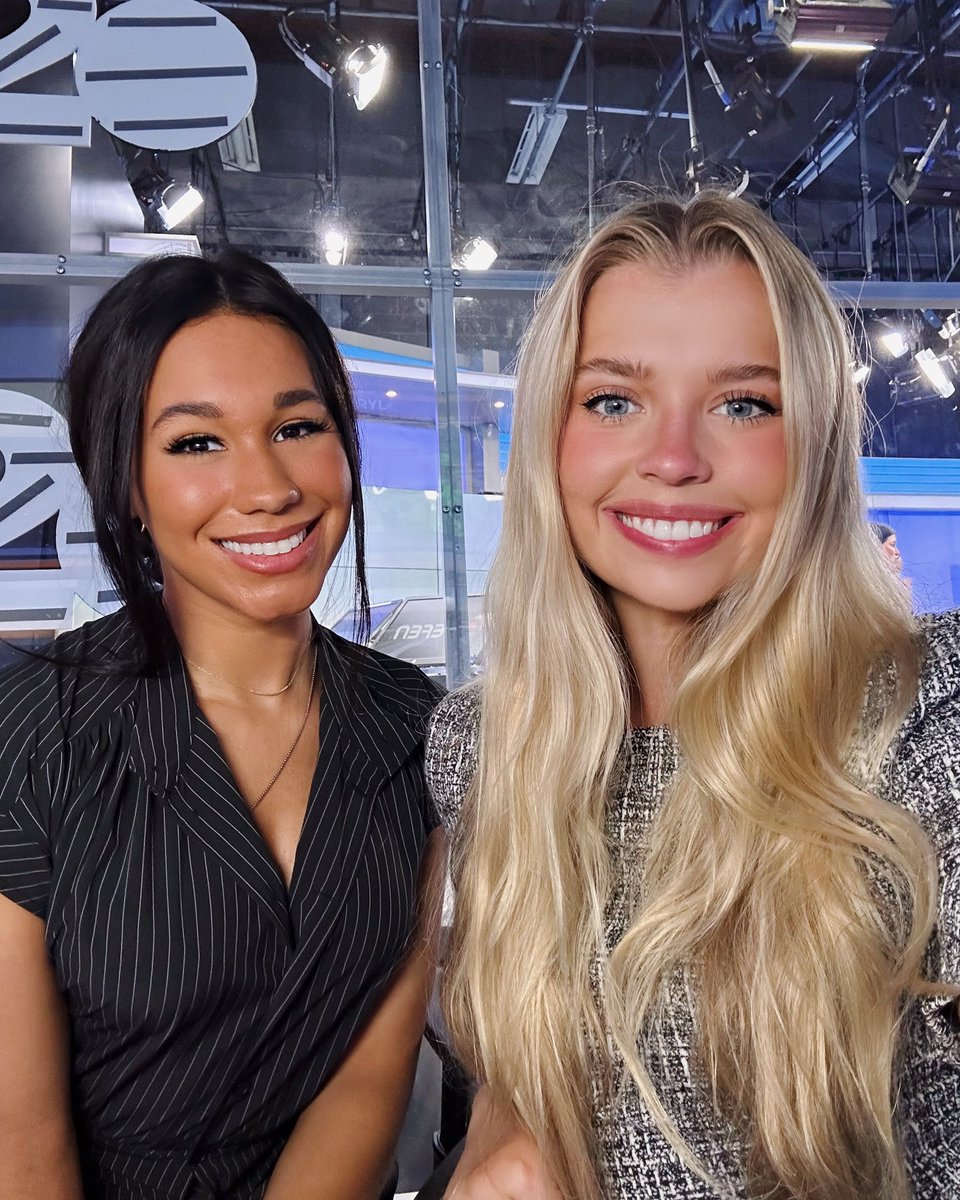 CarlynsWx's tweet photo. Happy Tuesday! I’m spending this early morning with fellow meteorology intern Hannah! Who are you spending the morning with?☀️ #broadcastmeteorology #tnwx #nashvilletn #studentmeteorologist #weather #tennessee https://t.co/URevhh0qWt