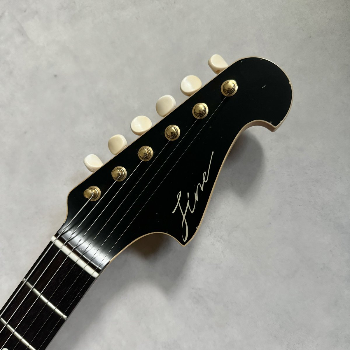 かっこいいギターができた