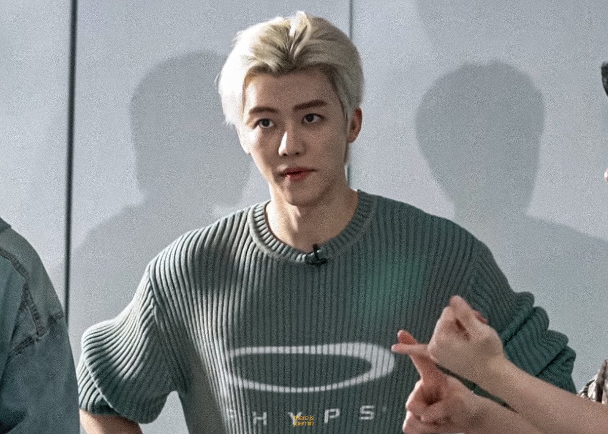 thereisjaemin's tweet photo. พี่ผู้ชายเค้าหล่ออะ https://t.co/hwWvi4l6Yx