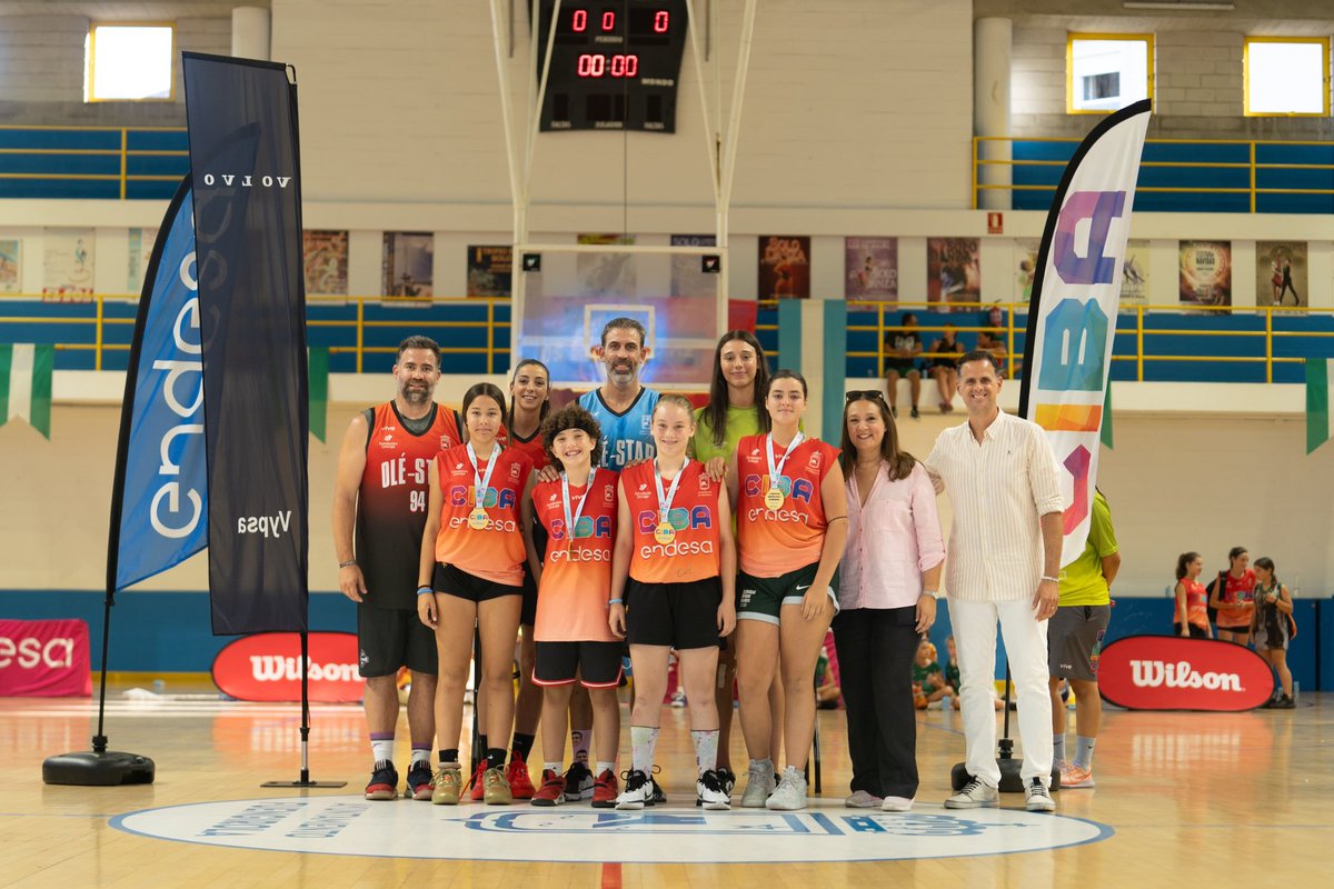 CIBAMalaga's tweet photo. 🥇 ¡Estos fueron los CAMPEONES del Open CIBA Endesa 3x3 que se celebró durante el #CIBA2024!
Las categorías Preminibasket, Minibasket, Infantil y Cadete estuvieron muy pero que muy representadas.
@bernirodriguez5 I @jmcalderon I @23asanchez
#Baloncesto #Fuengirola #Basketball https://t.co/WZT5nfh50r
