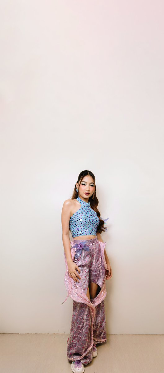 mikhalimh's tweet photo. #Colet #BINI #BINIPH #BINIWallpapers https://t.co/tSY6H7AHQf