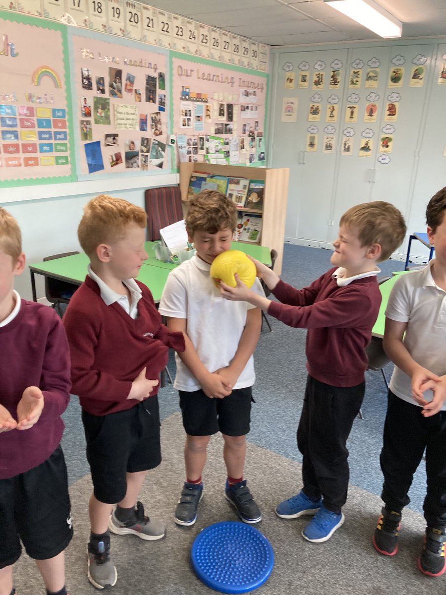 TyntesfieldMG's tweet photo. As part of Think Equal, today we passed a ball around using one hand, or with our eyes closed. This helped us think about having a limb difference or sight issues. @tyntesfield https://t.co/Lsx3UJ25H8