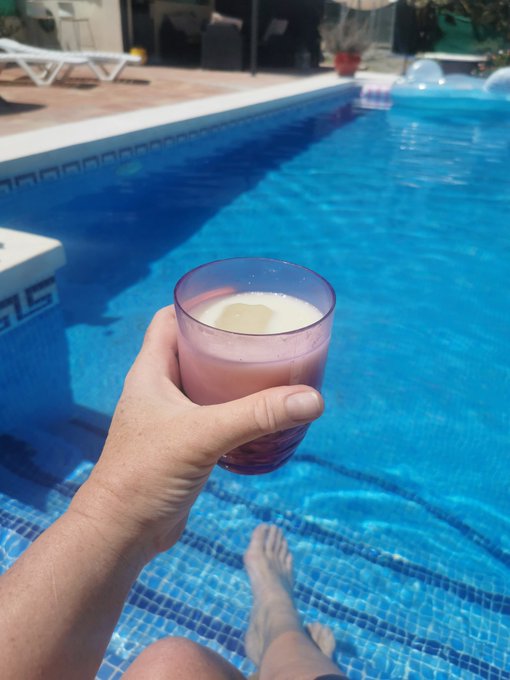 Penis colada with the breeze 😍😍 @devon_breeze https://t.co/3iFuAQDBHm<a class="tags" href="/tag/devon_breeze">@devon_breeze</a>