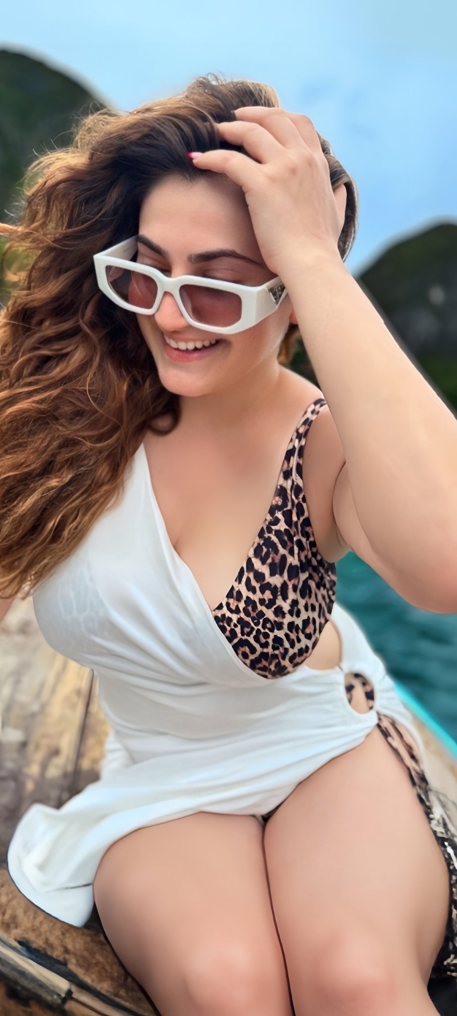 GRei6fnaoAAFqpN?format=jpg&name=large