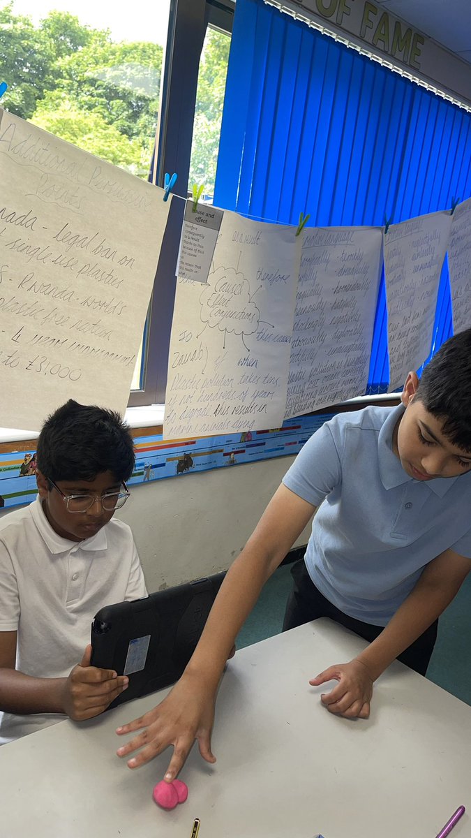 5Batley's tweet photo. Class 5 paired up to experiment with Stop Motion Studio in Computing! https://t.co/F470TCASeT