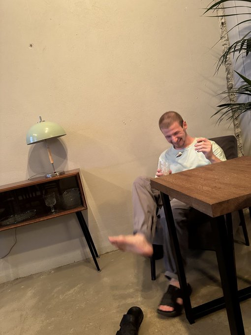 Hahahaha 🤣 Laughing when I imagine My feet&rsquo;s slaves licking my soles in public in restaurants  More foot<a href="/tag/feet"class="tags"><span>#feet</span></a><a href="/tag/foot"class="tags"><span>#foot</span></a><a href="/tag/worship"class="tags"><span>#worship</span></a><a href="/tag/feetworship"class="tags"><span>#feetworship</span></a>