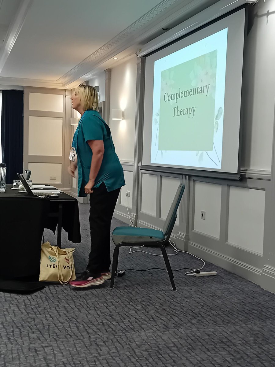 Alison and Kerry from the Carers Hub are attending an information event with NUH NHS Lung Cancer Nurses Team and the @RoyCastleFoundation.  
The event is to share information on what support is available to Lung Cancer patients and their #unpaidCarers.

#carers #nottinghamcarers