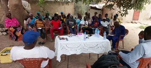 AdtgertInfo's tweet photo. Étape 4: Daral Peulh et Thiès Nône
Jour 1:
Formation théorique. 
Objectif: Renforcer la capacité des acteurs communautaires sur les techniques de réalisation des ouvrages antiérosifs 
@AdtgertInfo @asergmv @PR_Senegal https://t.co/8zOc1yqIvF
