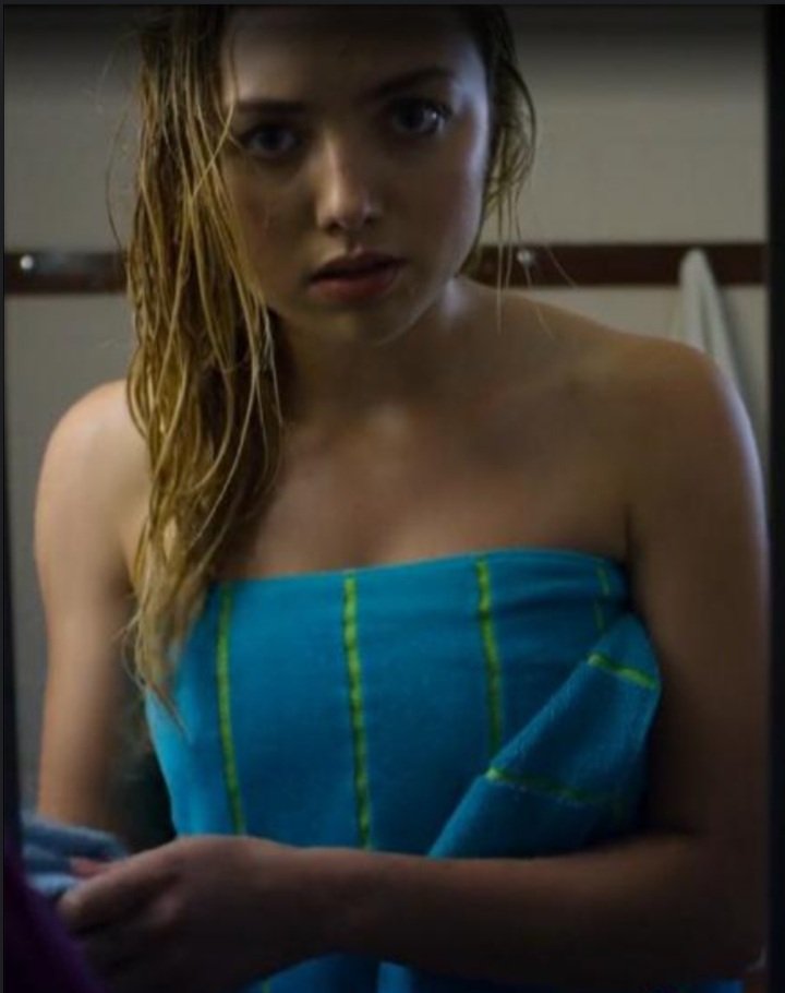 sluttypey's tweet photo. *I just come out the shower and hear my door ring so I open it in my towel* https://t.co/VoKwoxVce1