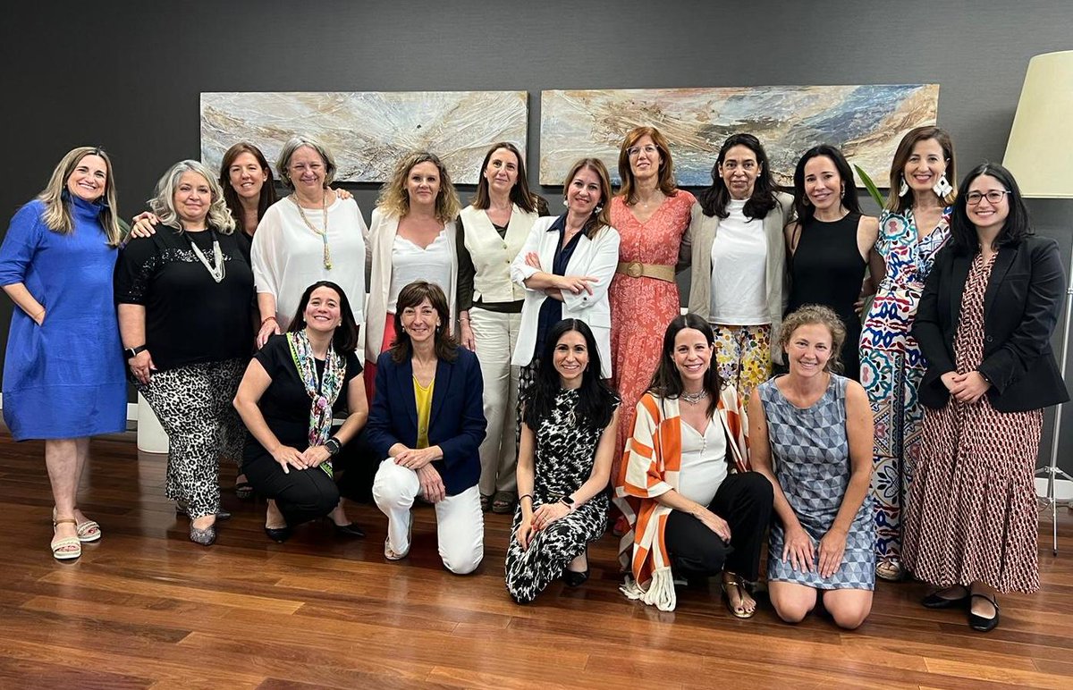 PWNMadrid's tweet photo. Desde PWN Madrid queremos deciros que para nosotr@s es de motivo de orgullo ver una 3a. Cohorte del #ProgramaLDH donde buscamos ofrecer herramientas para nutrir su desarrollo profesional.
#pwnmadrid #liderazgofemenino #liderazgo #coaching #marcapersonal #networking https://t.co/G2J67tIs9F