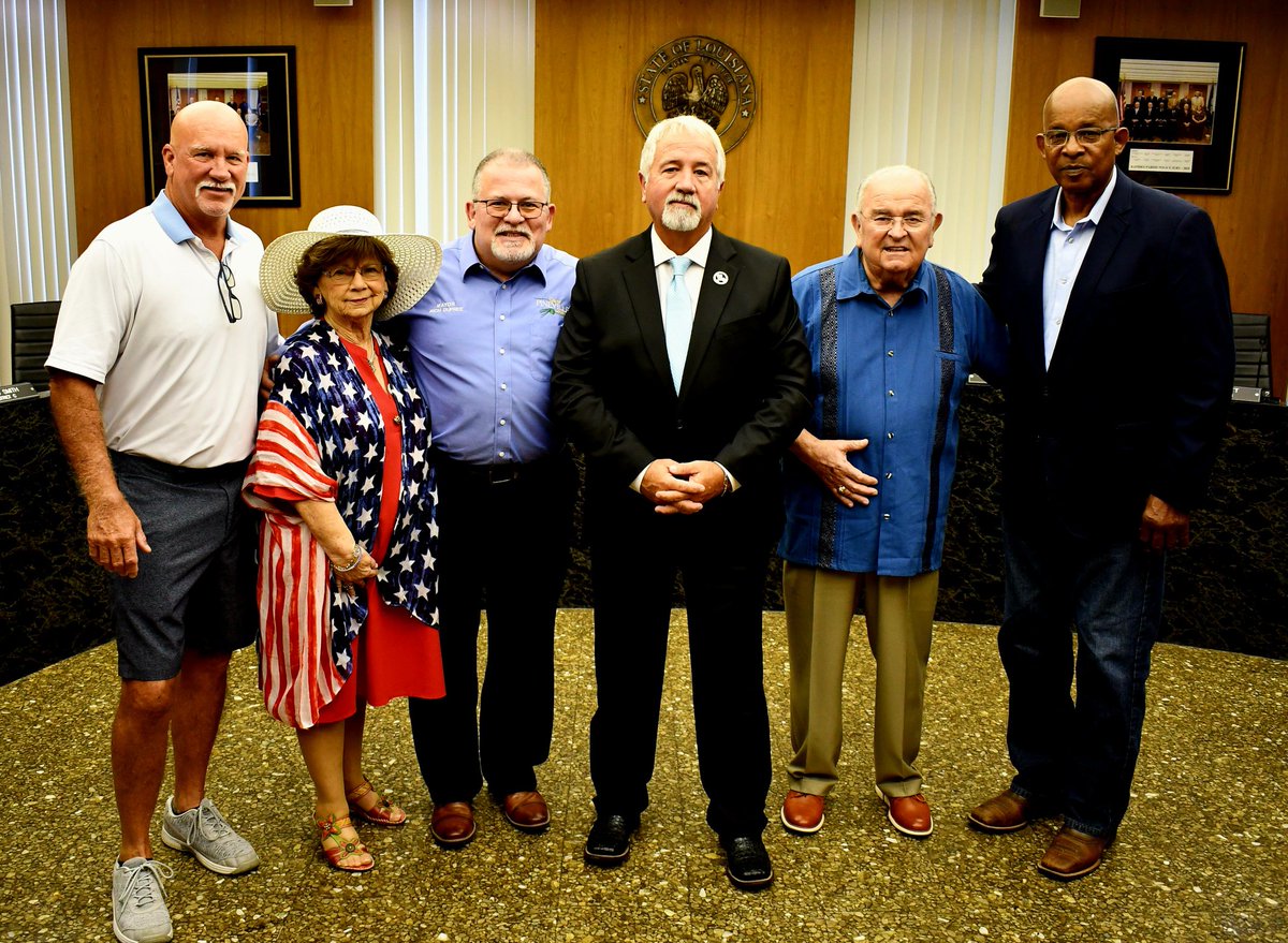 CONGRATULATIONS on the official start of the 2nd term for Sheriff Mark Wood, who was sworn in yesterday!!! Some of the Mayors who joined me for a 📸 included (L-R) Brian Goree of Glenmora, Gail Wilking of Ball, David Butler of Woodworth &amp; Herman Williams of Lecompte.