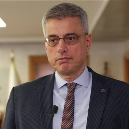 solcugazete's tweet photo. Yeni Sağlık Bakanı Kemal Memişoğlu'nun il sağlık müdürüyken memurlardan "edep, adap ve inanca uygun şekilde" giyinilmesini istediği ve Menzil Tarikatı ile bağlantılı bir şirkete peş peşe milyonluk ihaleler vererek zengin ettiği ortaya çıktı.

(İsmail Arı - BirGün) https://t.co/BqdJUBeZ8g