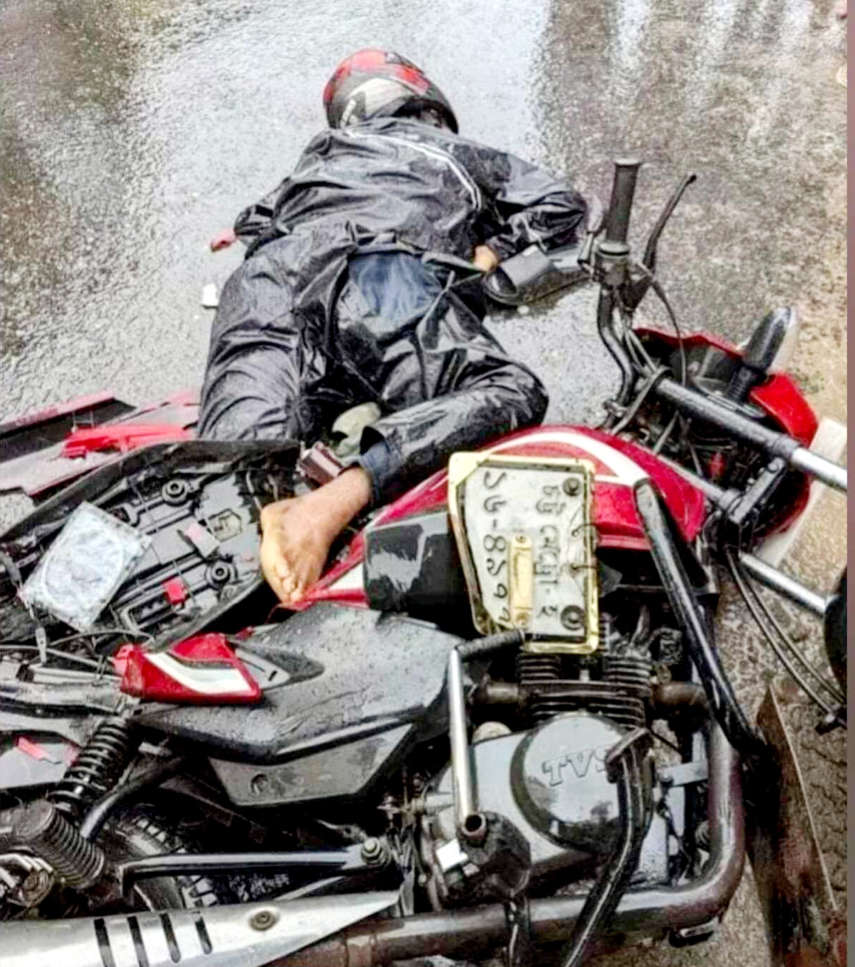 চট্টগ্রামে কাভার্ডভ্যানের ধাক্কায় মোটর সাইকেল আরোহীর নিহত