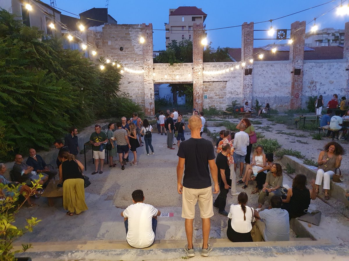 DARIAHeu's tweet photo. One more #DARIAH10 moment captured by our vibrant Working Group community! 

🗓️This UDigiSH WG workshop took place in 2021 in Palermo, Sicily. 
🔎Its topic?The use of crowdsourcing&amp;AR tool for co-designing the re-use of abandoned industrial built heritage. @ArtopoulosG https://t.co/7pvVNBN7hK
