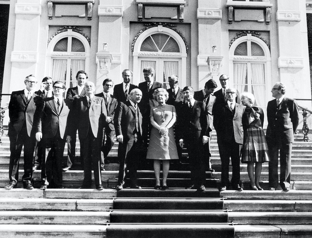 VincentMentzel's tweet photo. Nostalgic memories on Dutch politics❗️New kabinet ministers together with the Dutch queen on the steps of Palace Huis ten Bosch #photo ©️VM & @de_volkskrant photographer Daniel Koning ( what’s in a name 🙂) #dutch #politics #royal #danielkoning #rvd #vincentmentzelphotography https://t.co/87utMx6cQU