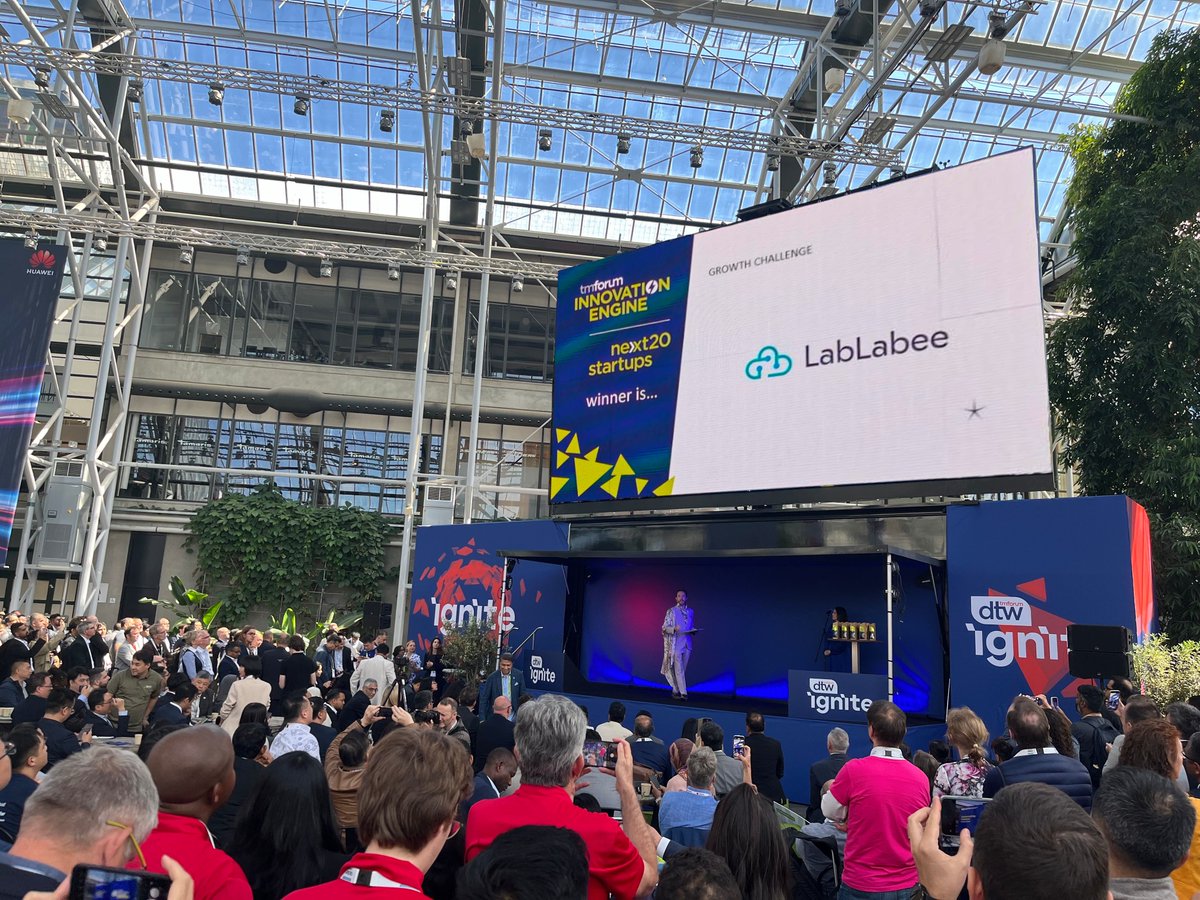 LabLabee tweet media