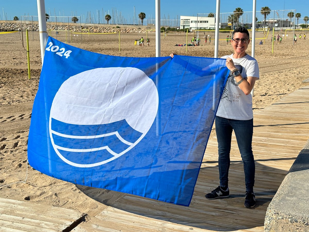 🔵🏖 La bandera blava ja oneja a #Torredembarra 👉🏽 les platges de la Paella i Muntanyans han tornat a rebre enguany aquest guardó de qualitat.

ℹ shar.es/ag7Y3O

📷 Anna F.