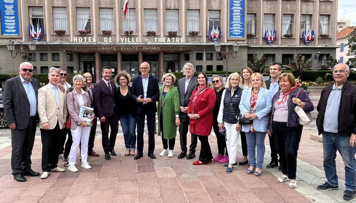 KARL OLIVE tweet media