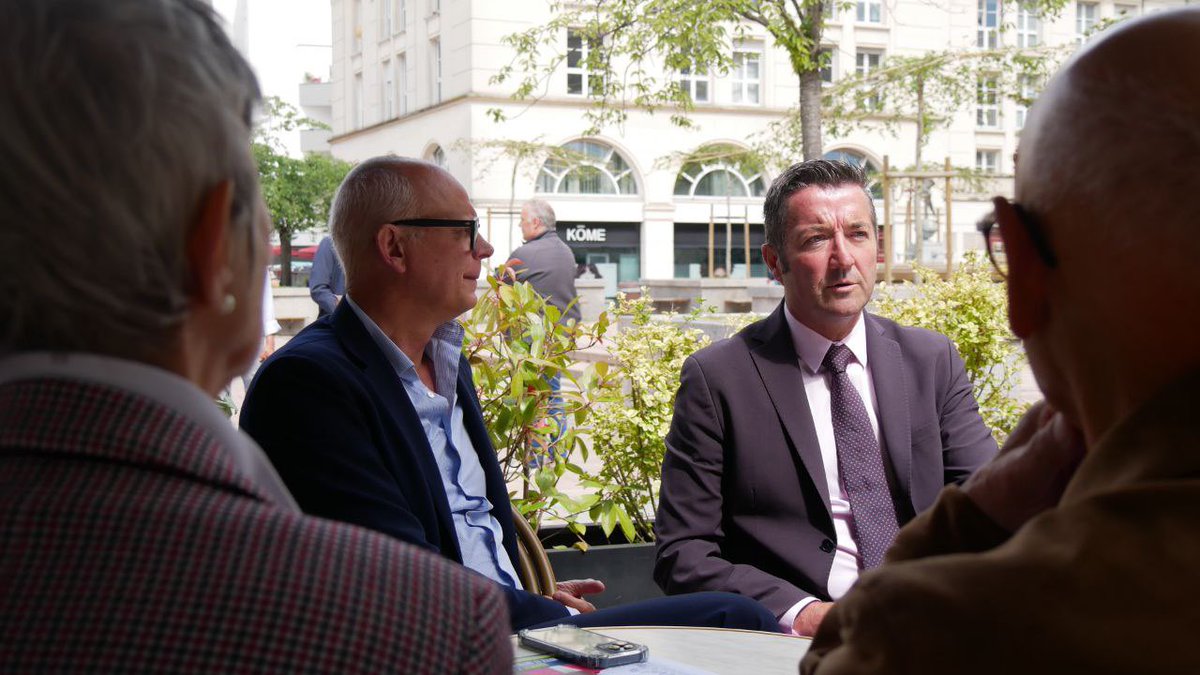 KARL OLIVE tweet media