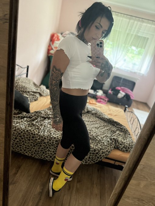 Fajne mam skarpety ? Xddd 😂 https://t.co/vKbqgZoQ41