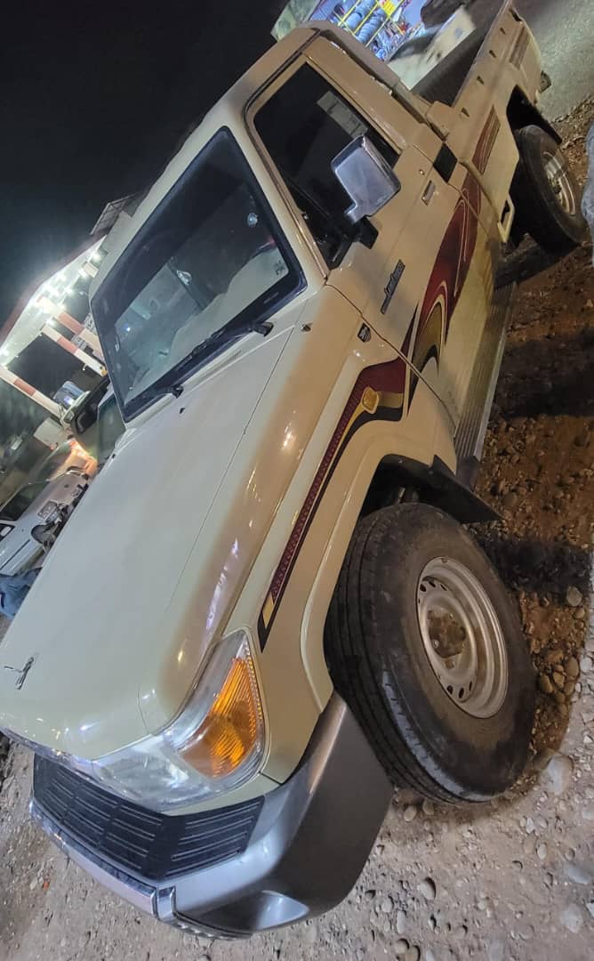 *لا تصاحب إلا الصالحين سواء في الواقع أو في المواقع ستجد فيهم الخير الكثير والفضل العظيم.*
 
*فانهم مثل الغيث النافع اين ما حل نفع ...*