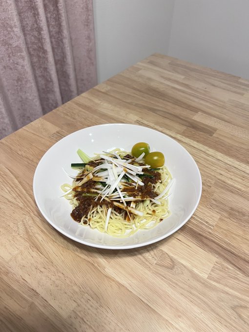 KFC風フライドチキン ジャージャー麺  今日の夜ごはん🤤  どうだろう味よってるかなー！！ https://t.co/THhG9TJH6f
