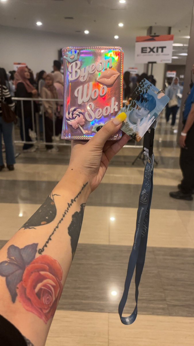 hondaiconbenz's tweet photo. JAJA YOU ARE THE BEST !! 💕 @_ZH4NGH40 thanks for the tix which really good seat and good spot !! 🙌🏻
#JTSFeedback https://t.co/U9HCGFXyGm