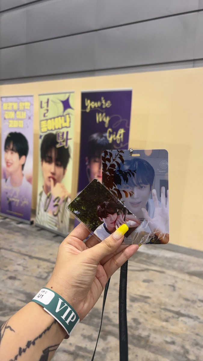hondaiconbenz's tweet photo. JAJA YOU ARE THE BEST !! 💕 @_ZH4NGH40 thanks for the tix which really good seat and good spot !! 🙌🏻
#JTSFeedback https://t.co/U9HCGFXyGm