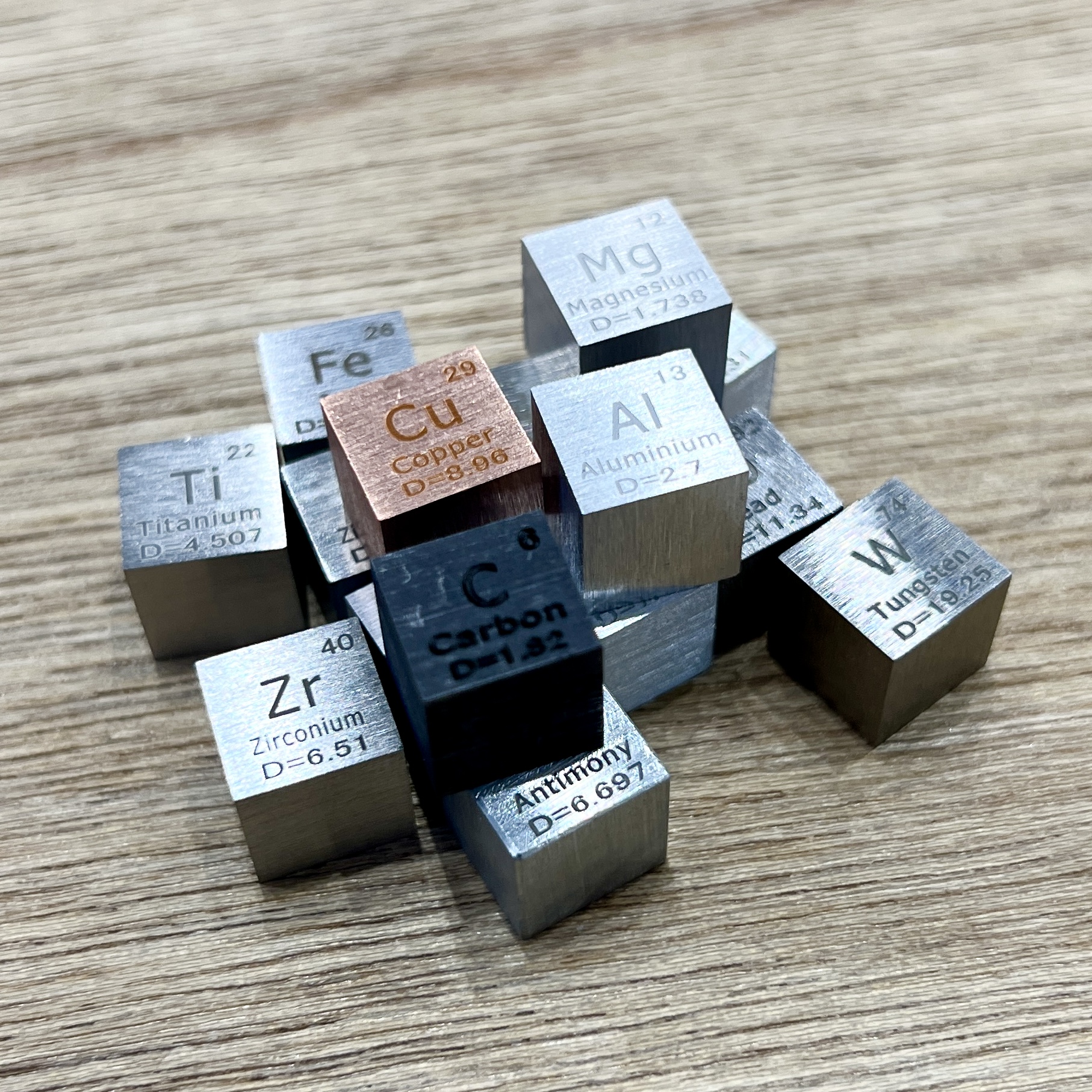 Amazon | 元素標本 銅 Cu (10mmキューブ・刻印A・鏡面) | 岩石