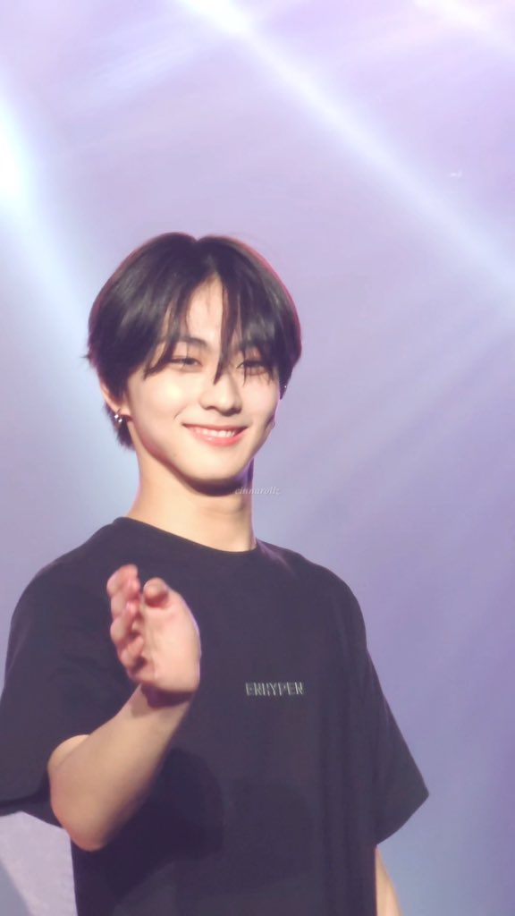 jungwonfeeds's tweet photo. Angel https://t.co/yQGUPzarmw